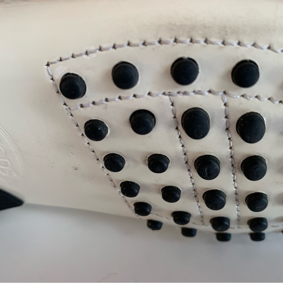 Tod’s Women’s Grommino Flat Driving Shoe Loafer Ivory Patent Leather 6 36 - Picture 13 of 13